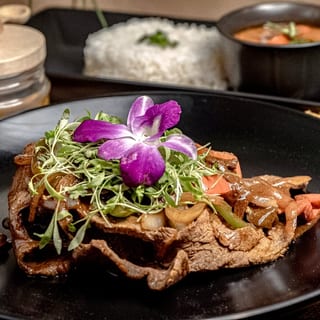 Bistec Encebollado