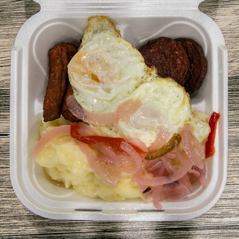 Delicious Arroz Con Pollo and Latin-American Favorites