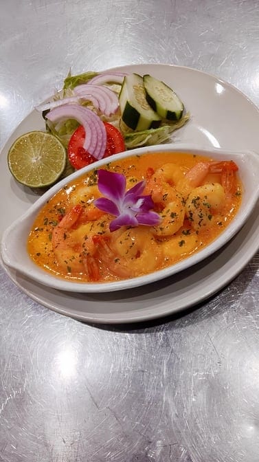 Camarones Al Ajillo.