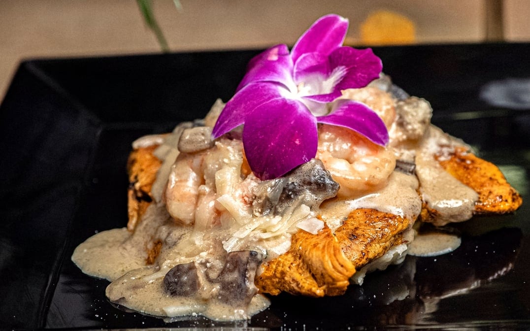 Pechuga a La Margarita Con Camarones.