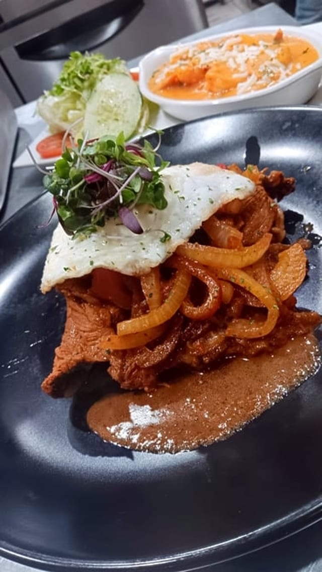 Bistec Al Caballo.